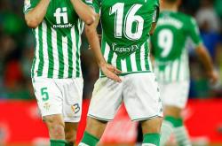 爱游戏网址 -风云突变广东宏远今晚绝杀压哨，西甲版图或变，气氛紧张，阵容厚度经受考验(广东宏远直播视频直播)